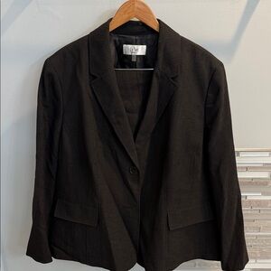 Le Suit Women's Black Suit